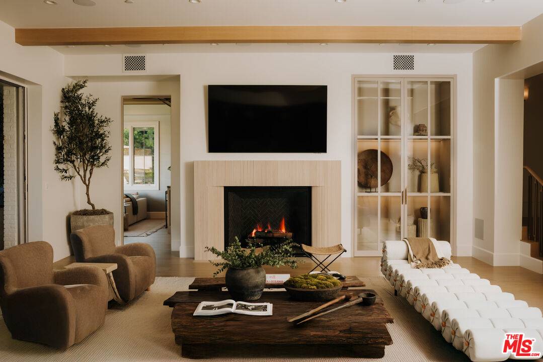 Pacific Palisades, CA 90272,1682 San Onofre Dr