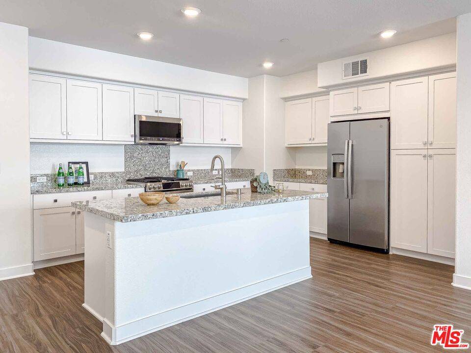 Anaheim, CA 92805,1893 S Union St #124