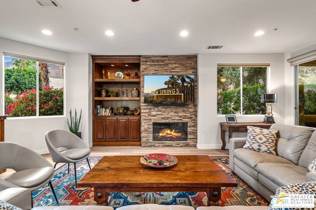 Palm Springs, CA 92264,226 Canyon Cir