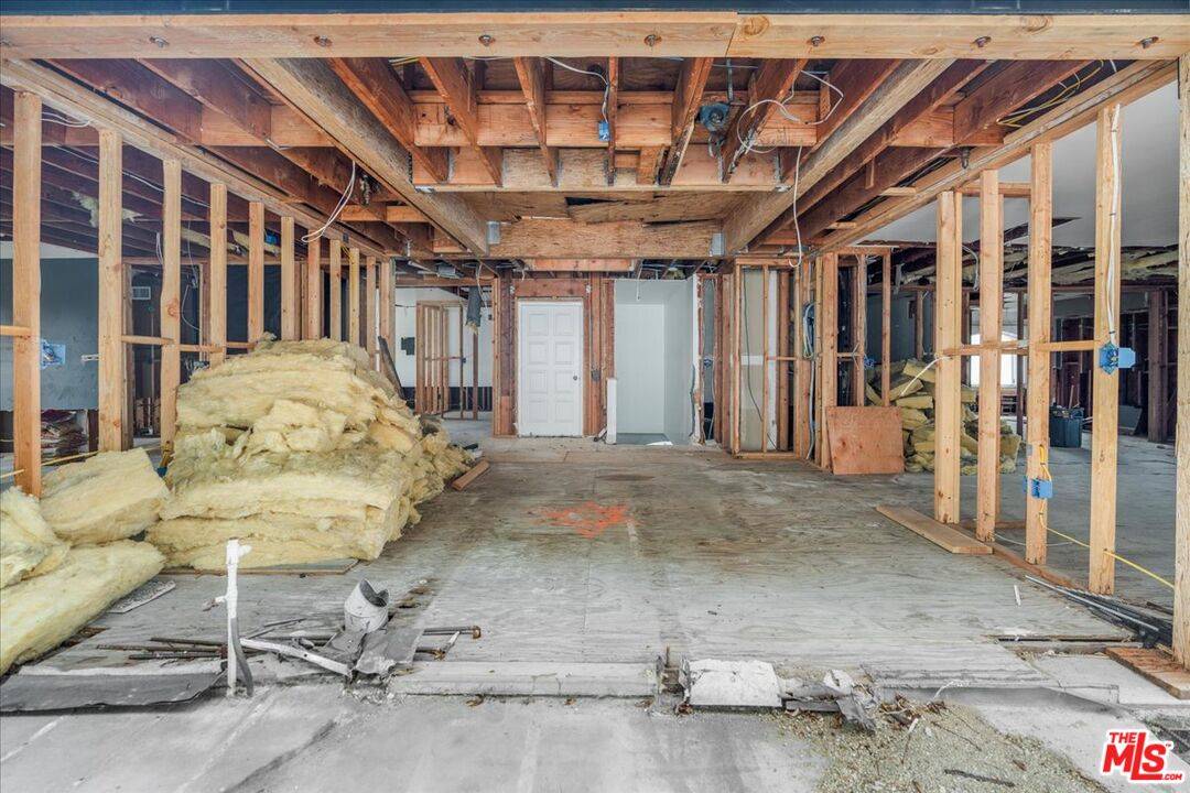 Los Angeles, CA 90069,1614 Viewmont Dr