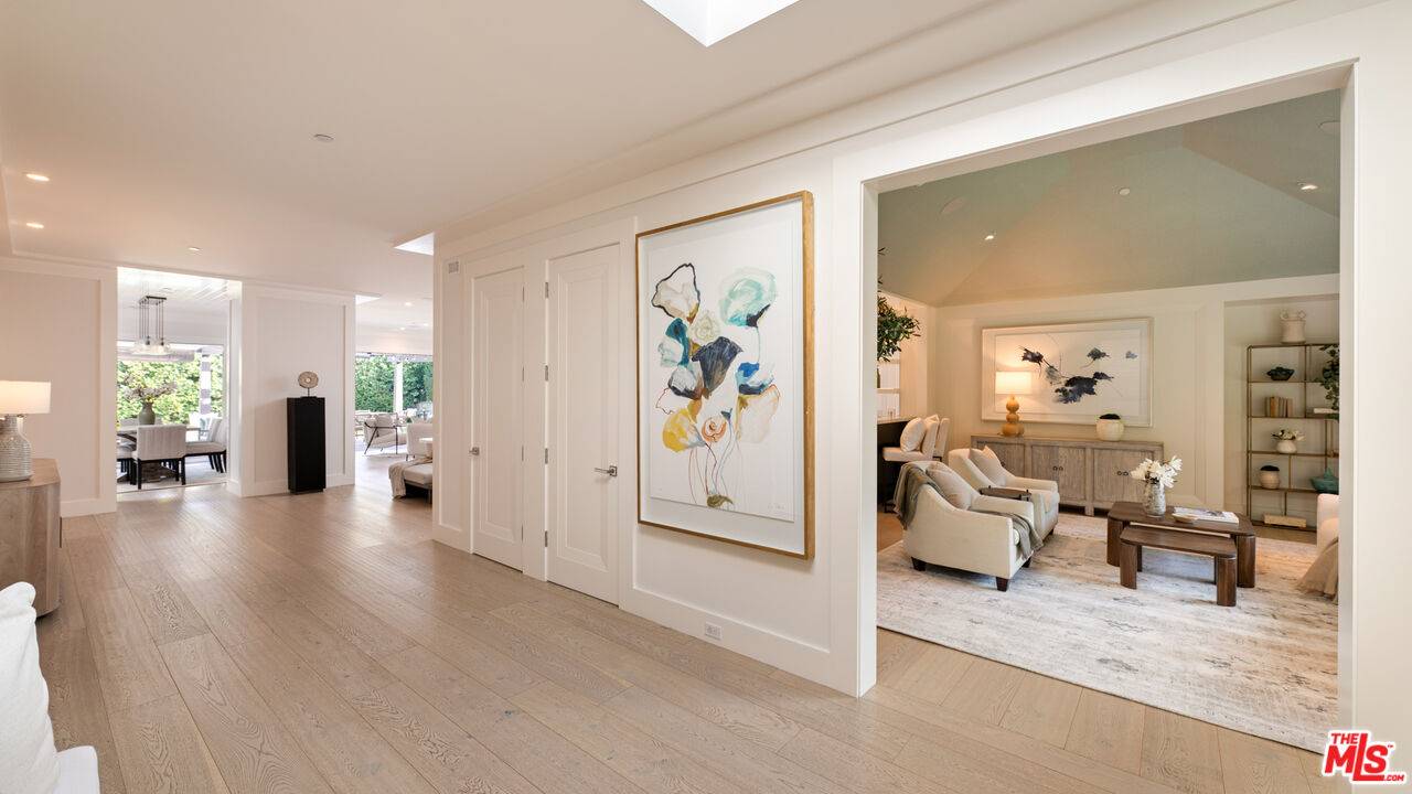 Pacific Palisades, CA 90272,720 S Amalfi Dr