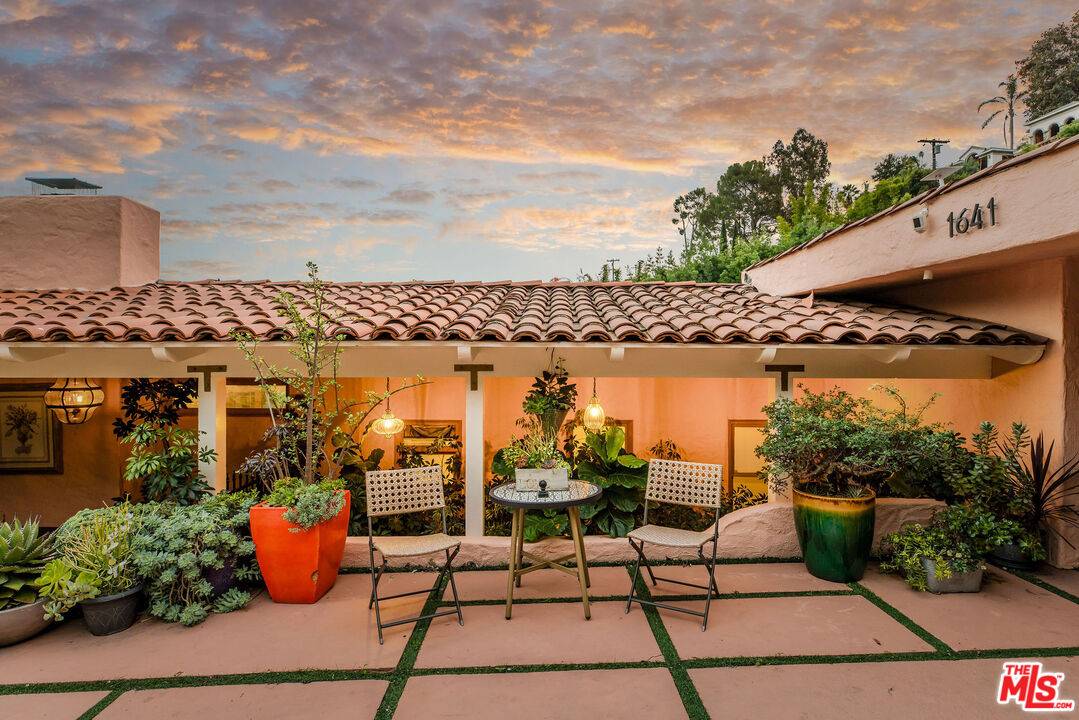 Los Angeles, CA 90069,1641 N Crescent Heights Blvd