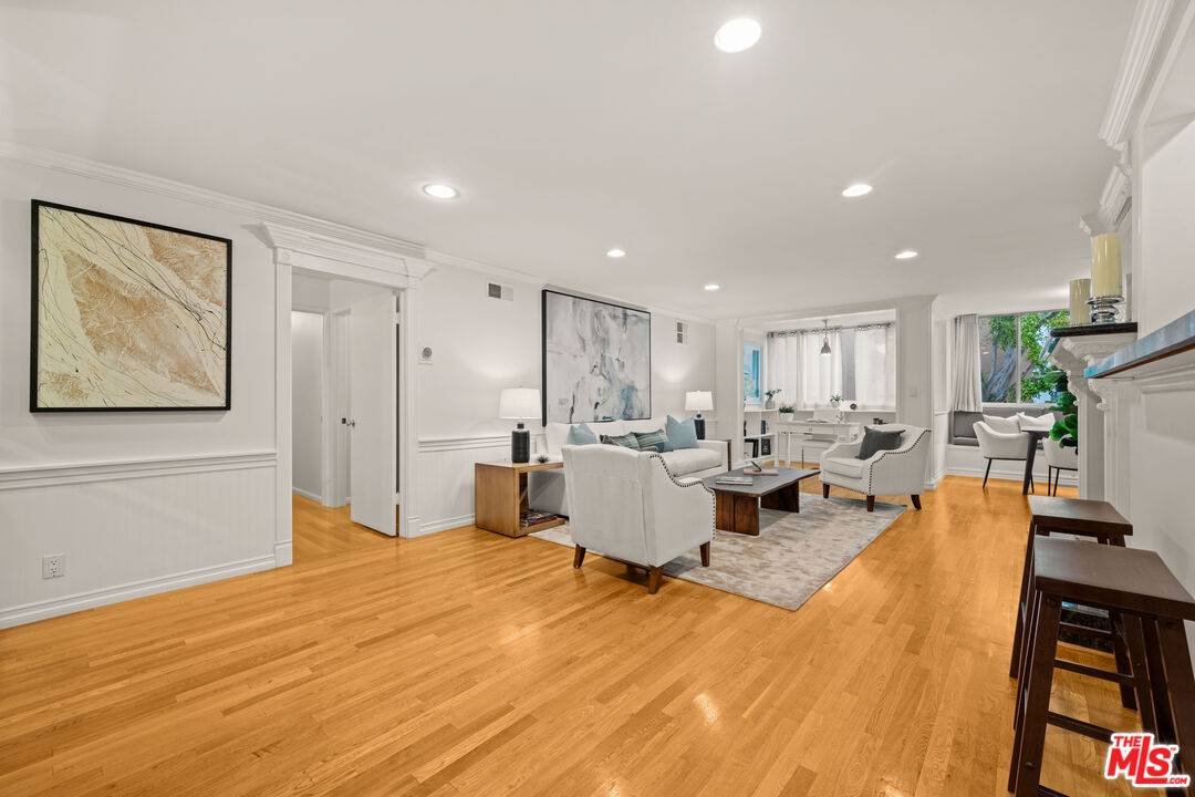 Beverly Hills, CA 90212,137 S. Palm Dr #203