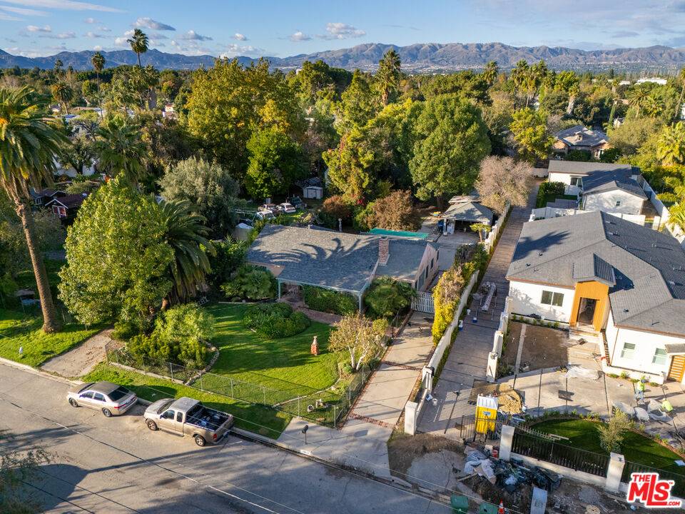 Reseda, CA 91335,19043 Keswick St