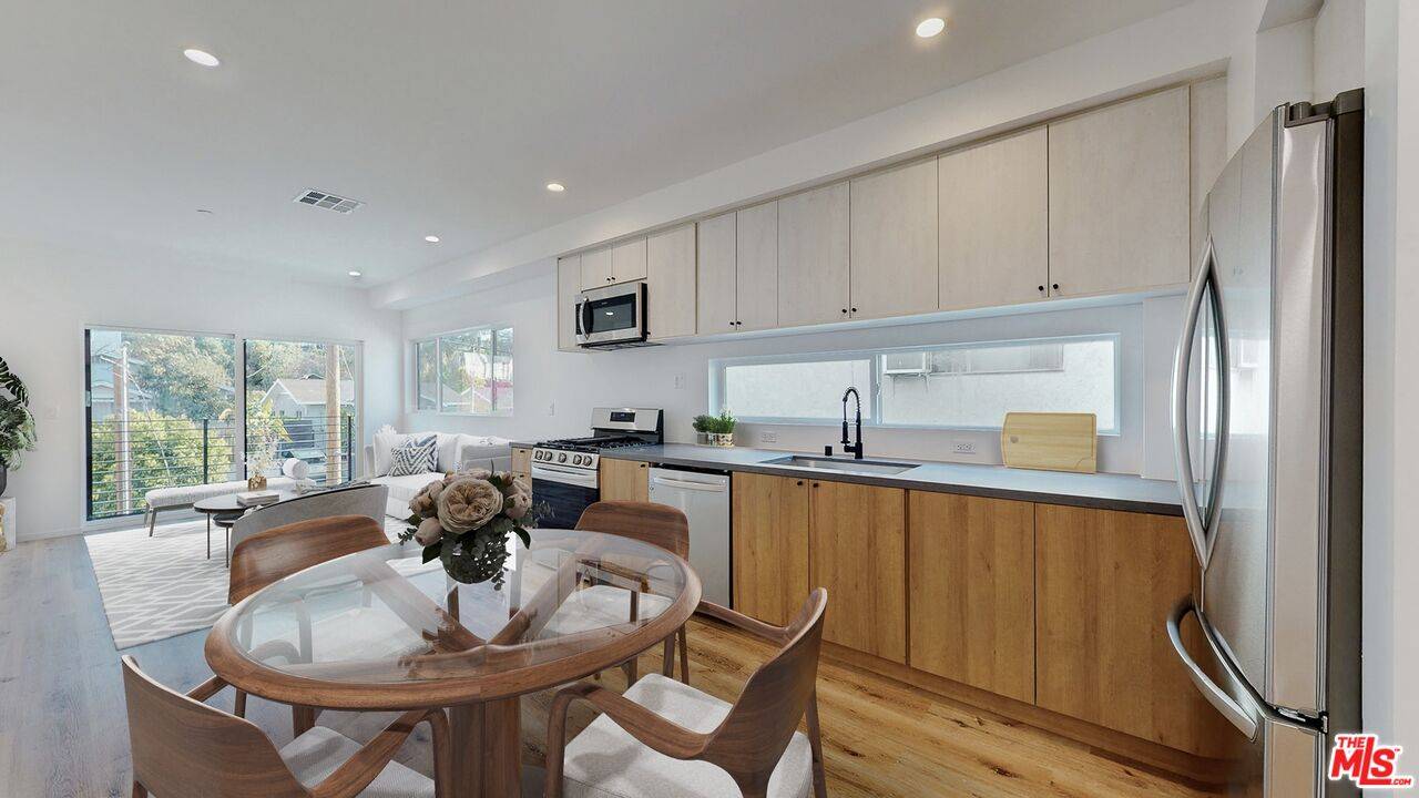 Los Angeles, CA 90018,3820 Montclair St #1