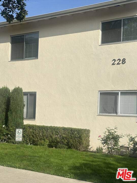Beverly Hills, CA 90211,228 S Doheny Dr #4
