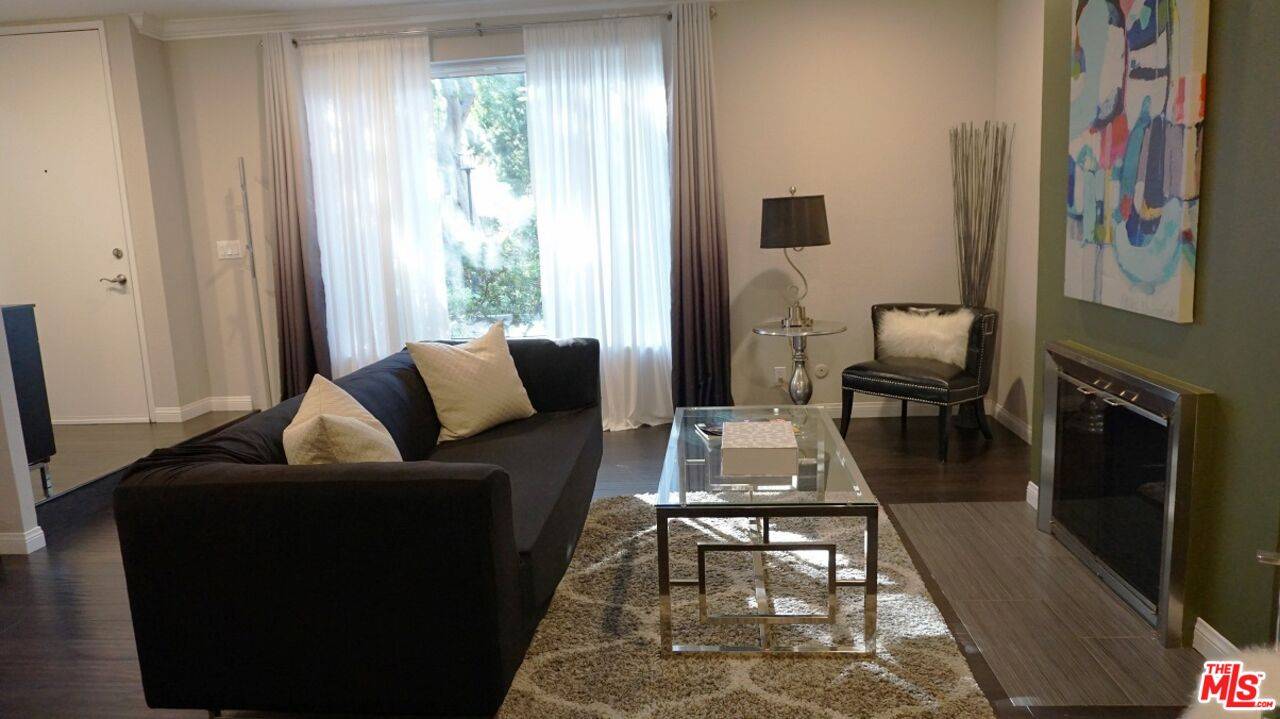 Tarzana, CA 91356,5644 Etiwanda Ave #7