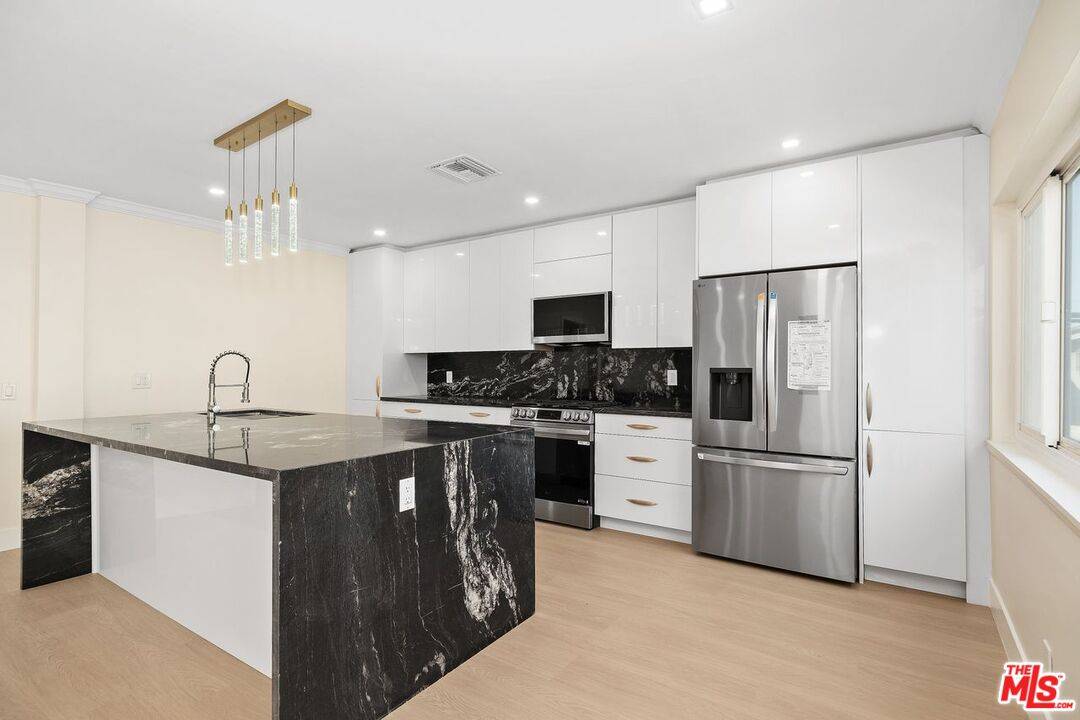 Santa Monica, CA 90404,1223 23rd St #C