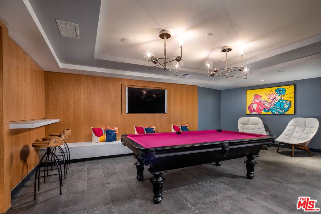 Los Angeles, CA 90005,750 S Oxford Ave #430