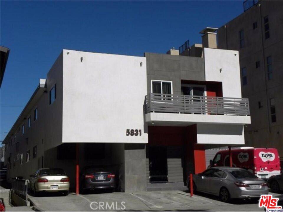Los Angeles, CA 90028,5831 Carlton Way #6