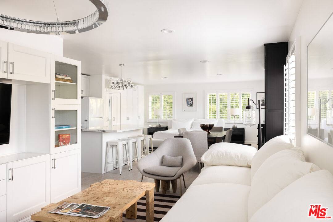 Beverly Hills, CA 90210,9809 Beeson Dr #C