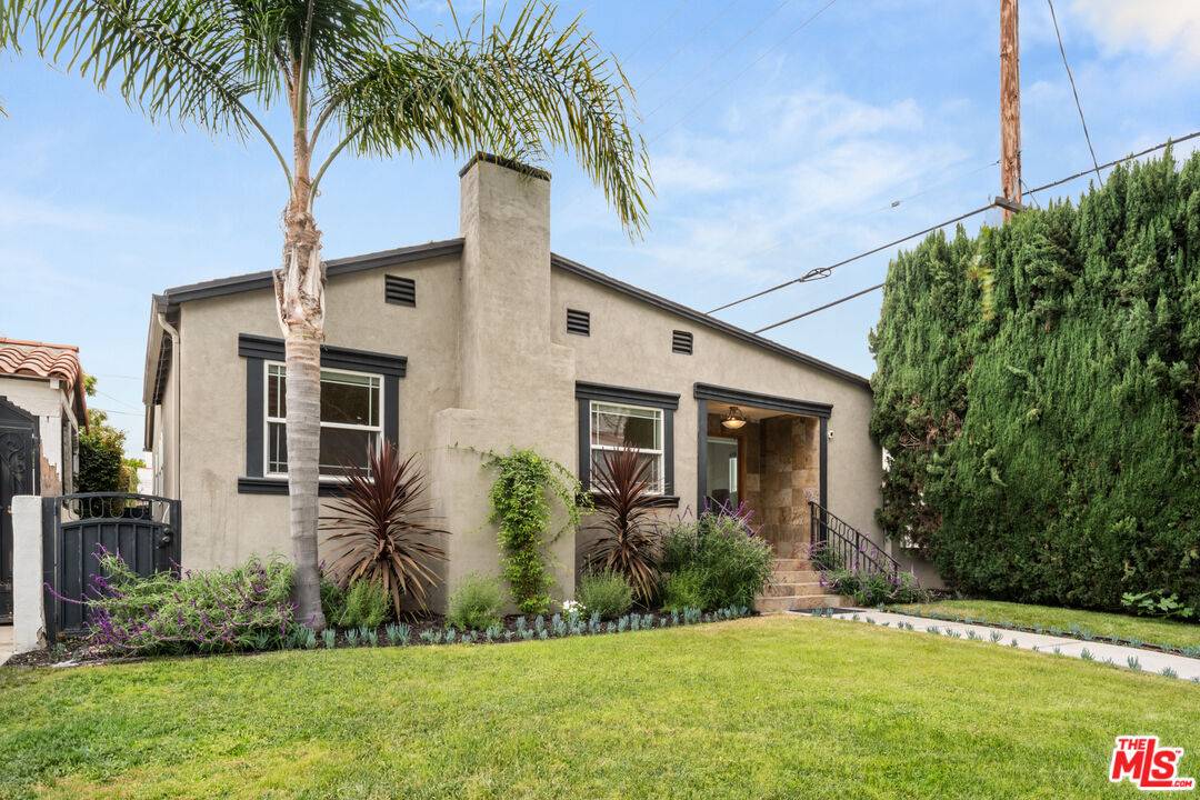 Beverly Hills, CA 90211,419 S Almont Dr