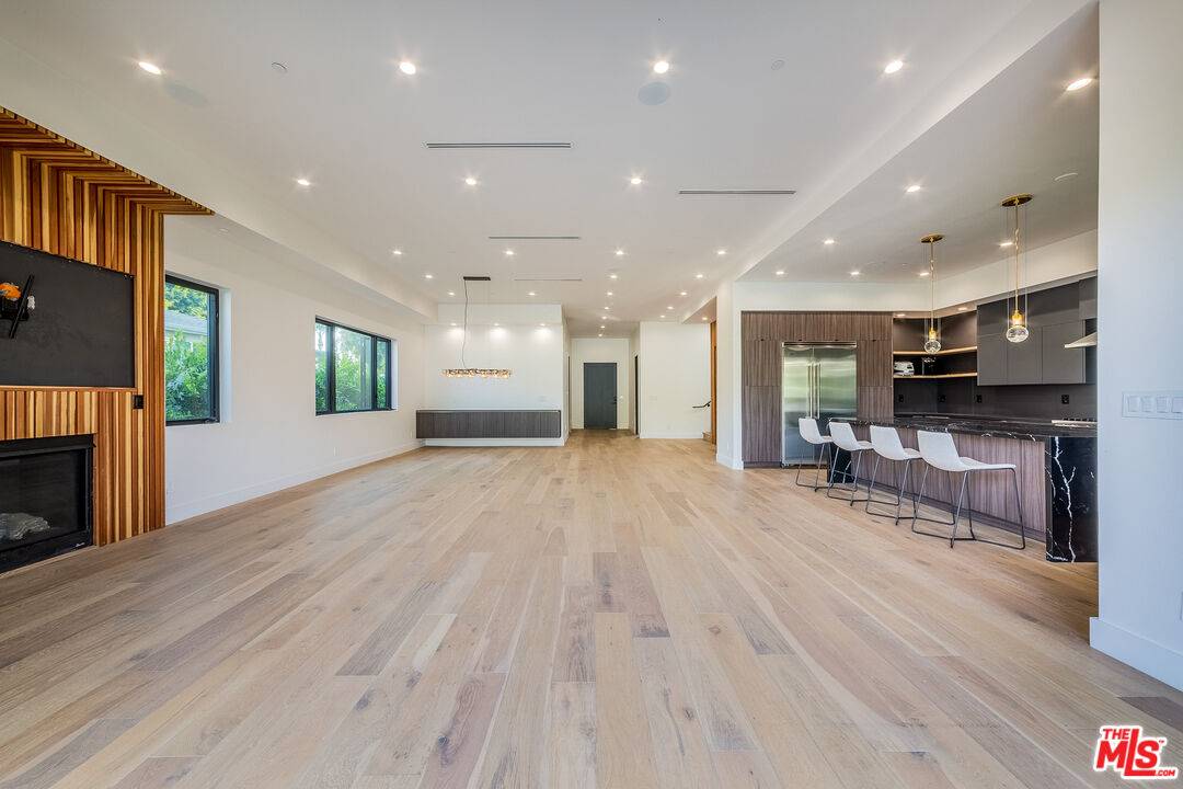 Venice, CA 90291,3932 Glencoe Ave