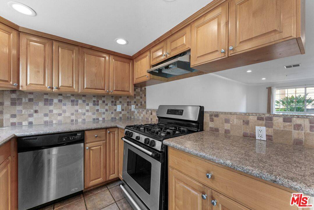 Glendale, CA 91203,361 Salem St #2