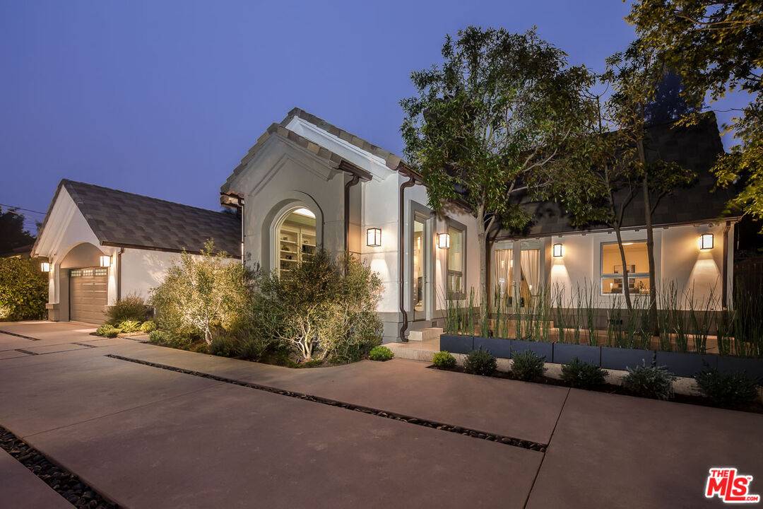 Los Angeles, CA 90049,210 S Westgate Ave