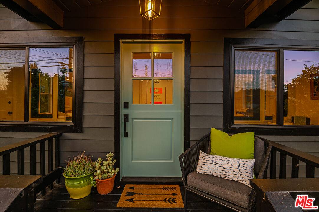 Los Angeles, CA 90026,2217 Scott Ave