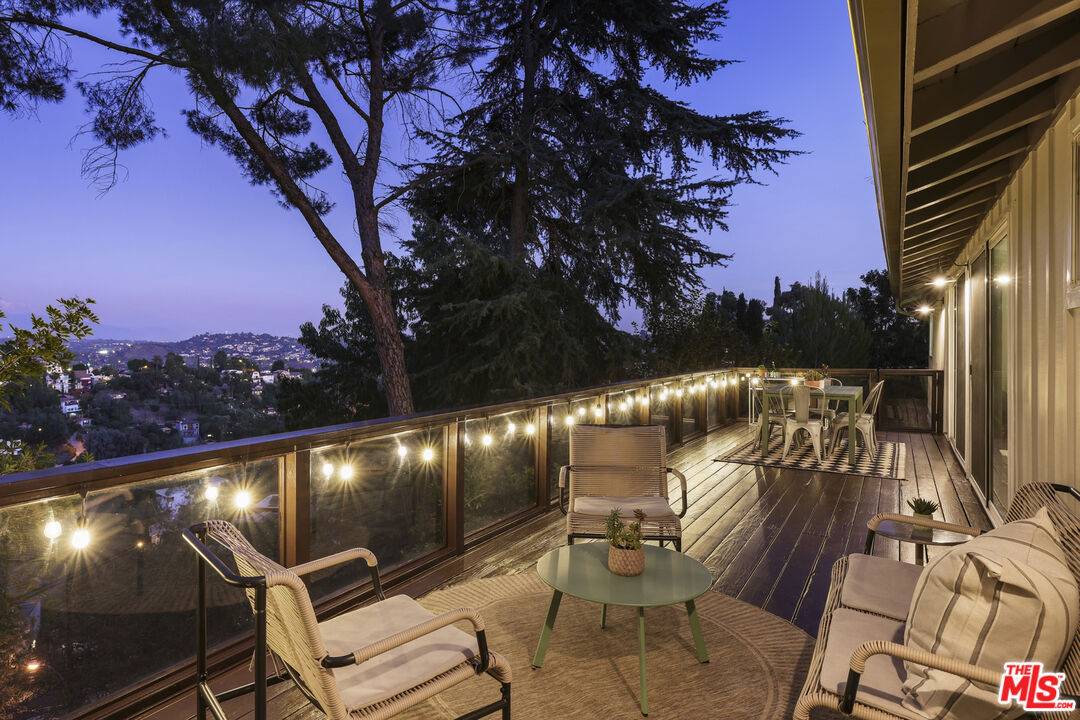 Los Angeles, CA 90065,4862 Glenalbyn Dr