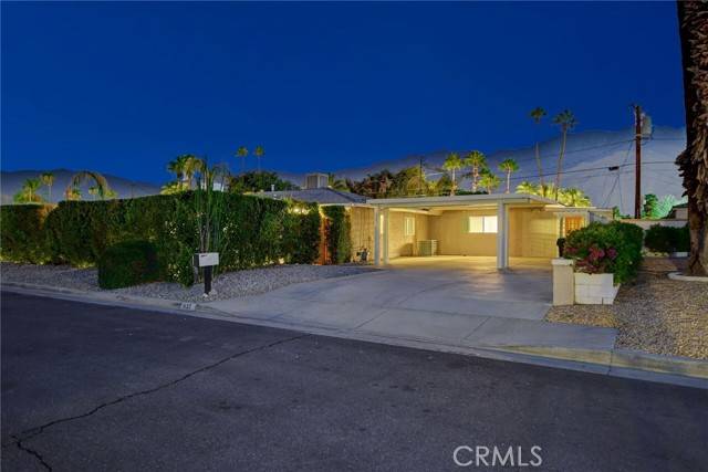 Palm Springs, CA 92264,657 S Mountain View DR