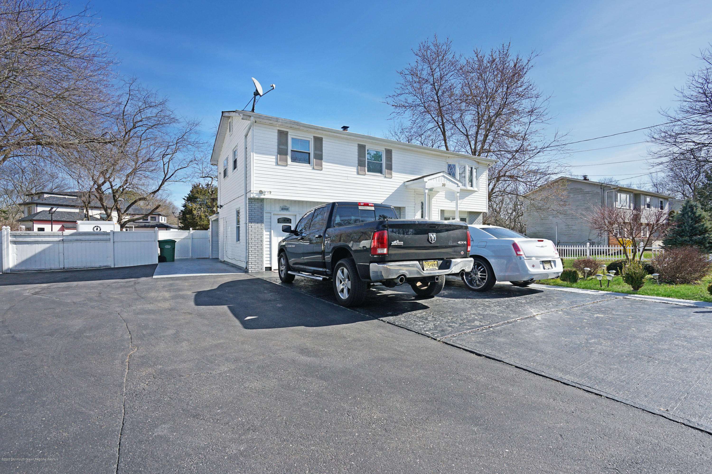 Lakewood, NJ 08701,33 Merlin DR
