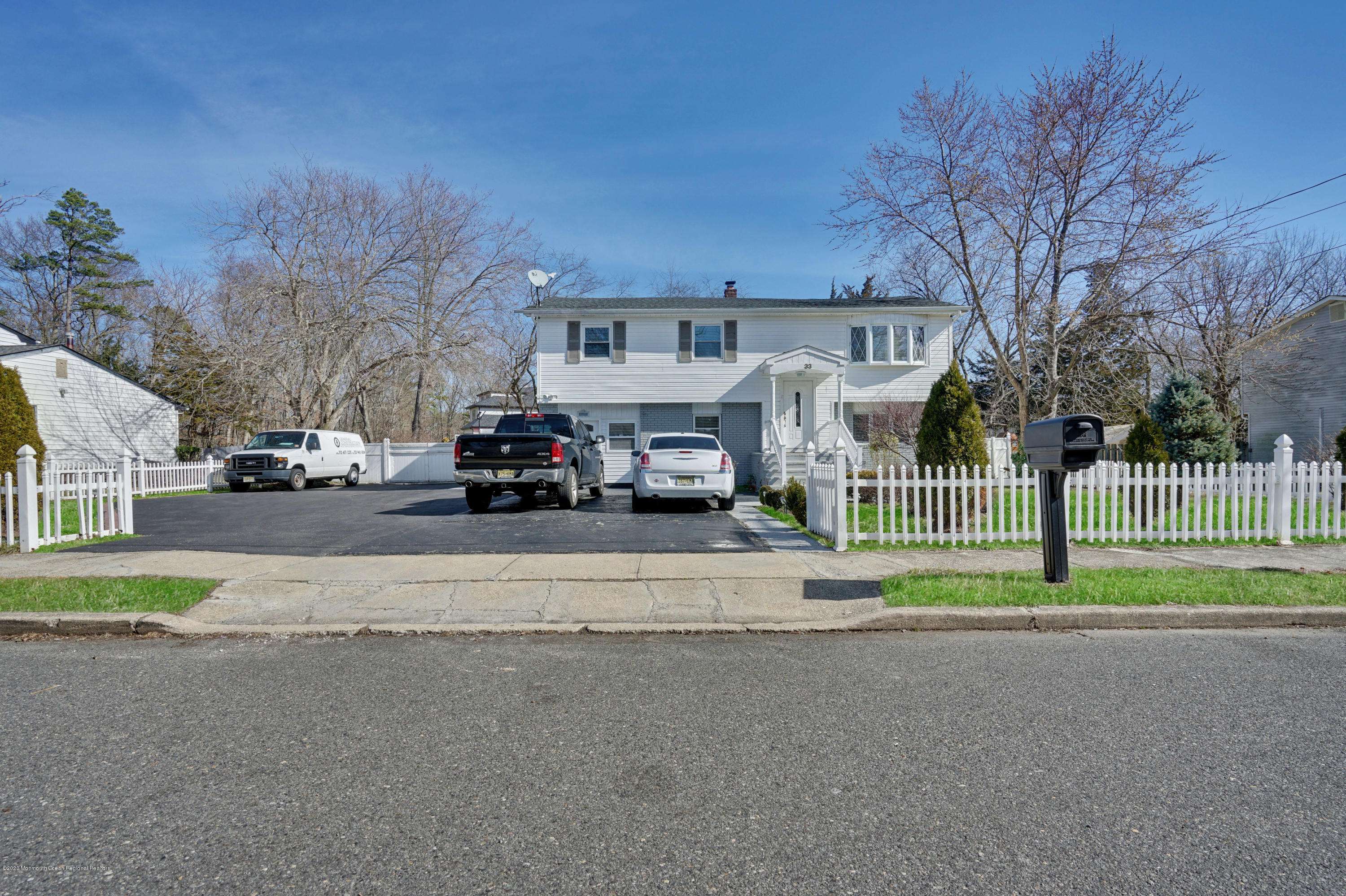 Lakewood, NJ 08701,33 Merlin DR