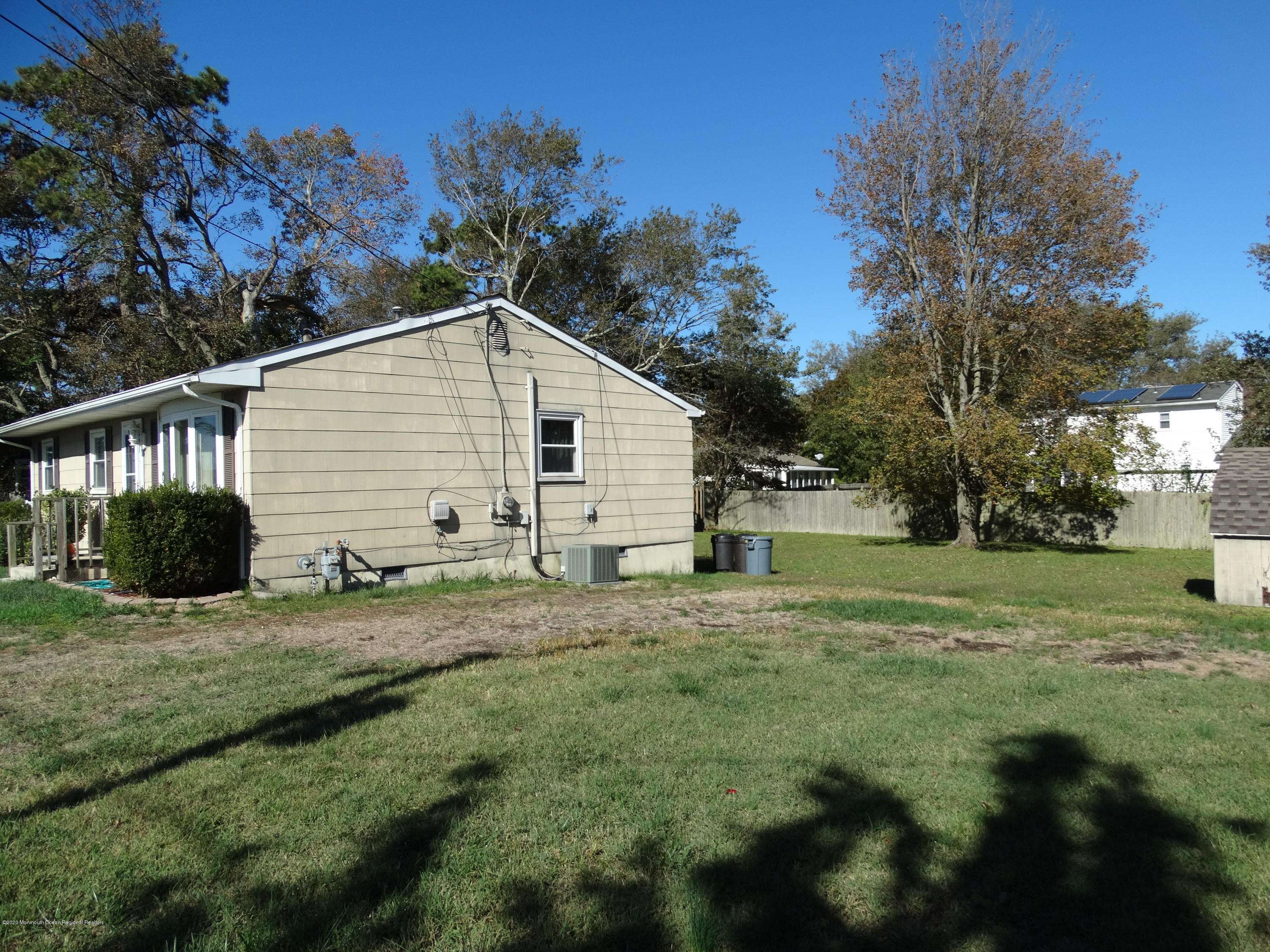 Lanoka Harbor, NJ 08734,804 E Hickory DR