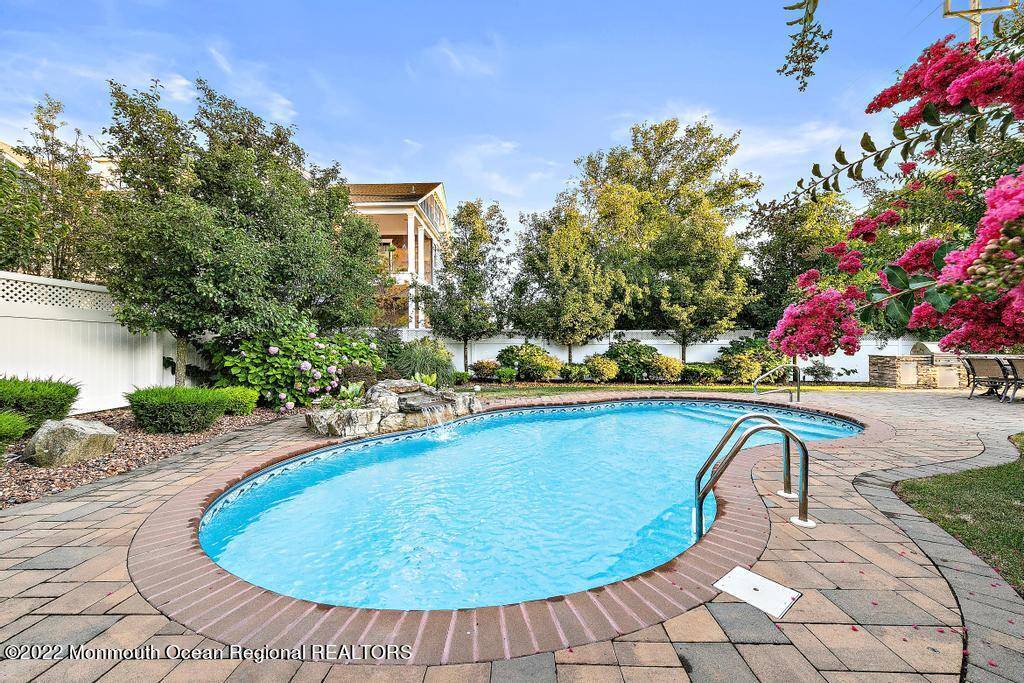 Monmouth Beach, NJ 07750,2 Galilee DR
