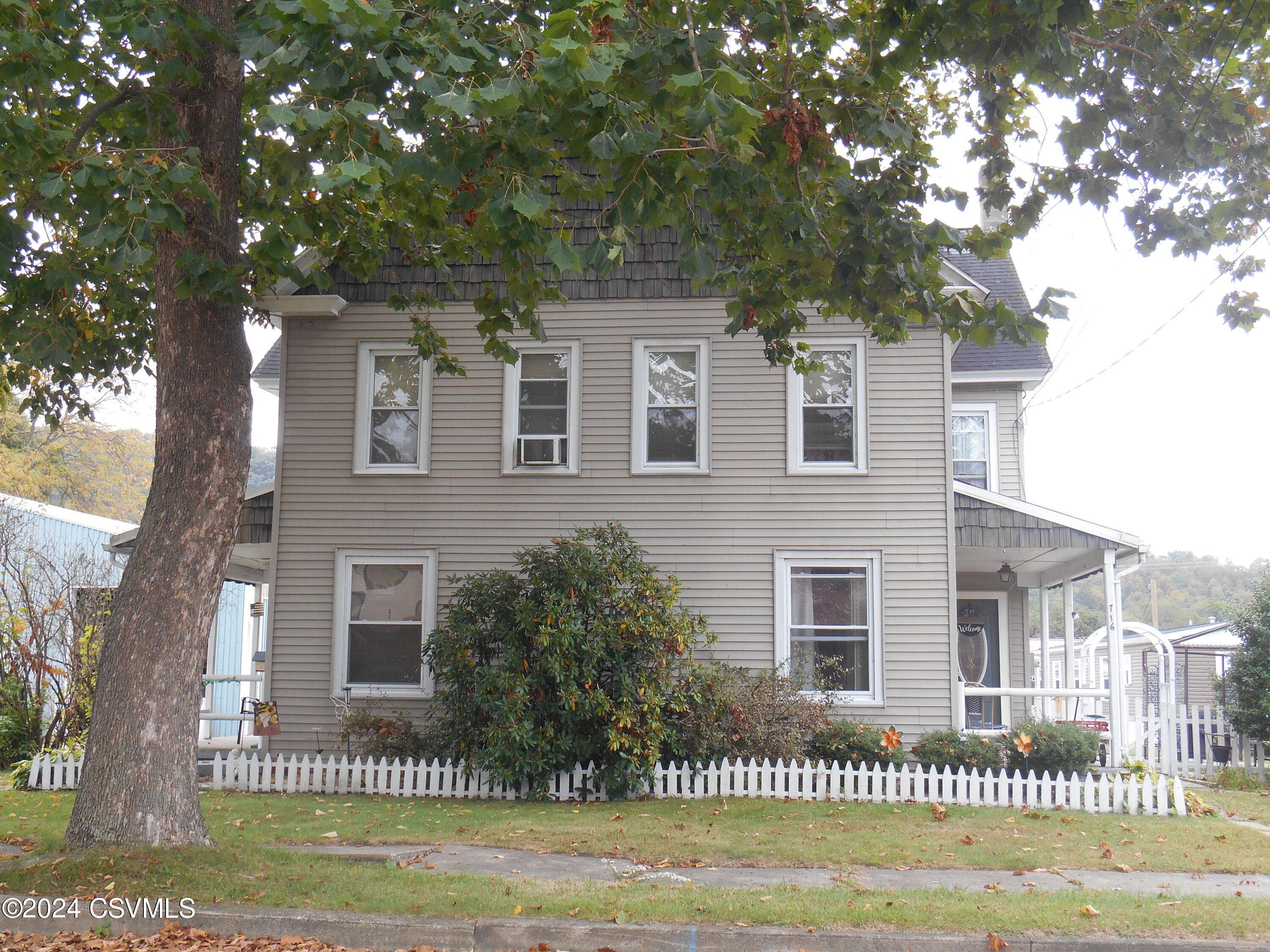 Nescopeck, PA 18635,716-718 E 4TH. Street