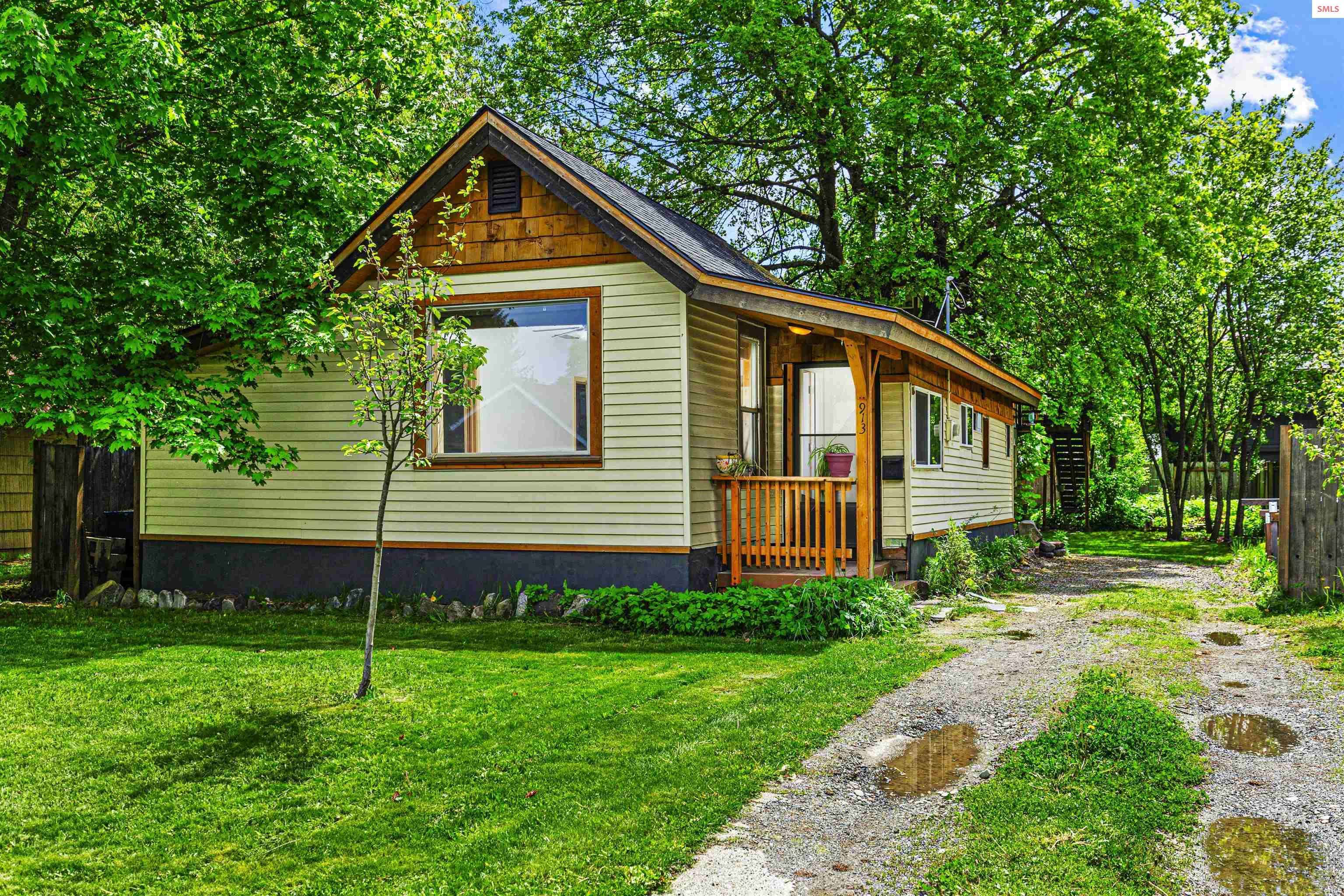 Sandpoint, ID 83864,913 Cedar St