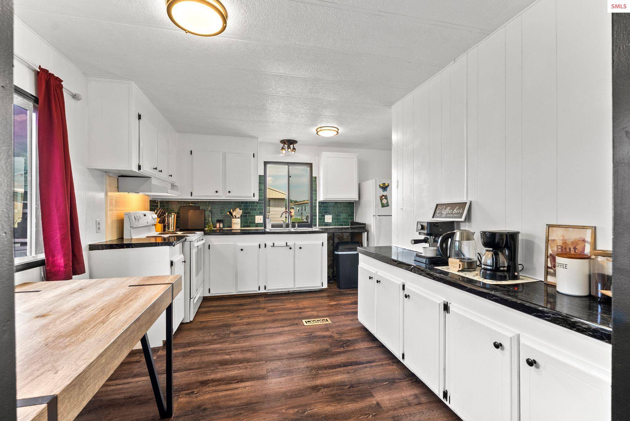 Ponderay, ID 83852,1100 Kootenai Cutoff Rd #11
