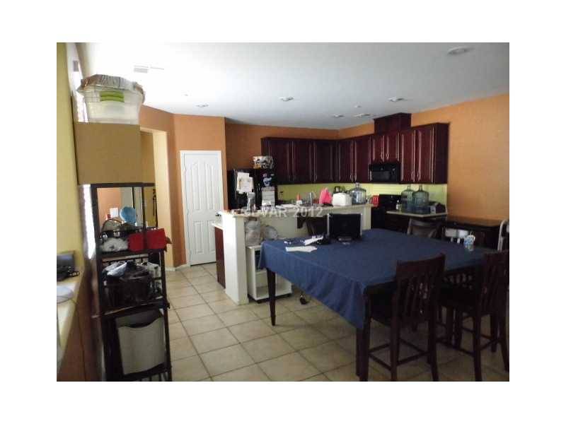 North Las Vegas, NV 89032,395 KENSINGTON PALACE Avenue ## 2