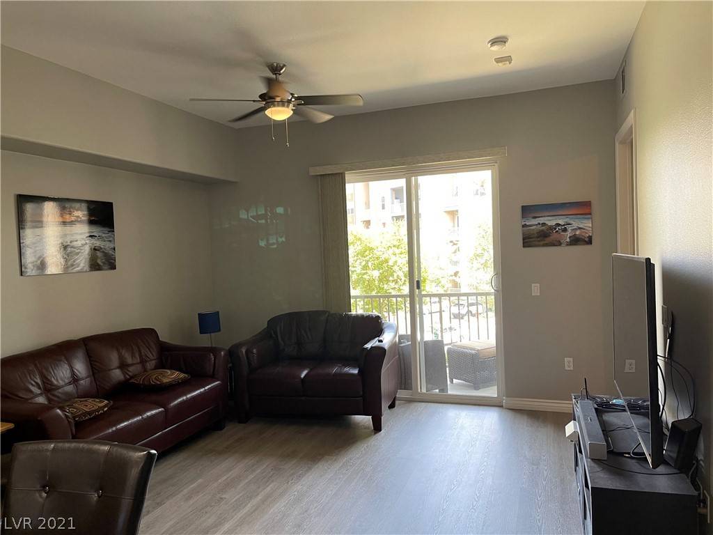 Las Vegas, NV 89123,38 E Serene Avenue #207