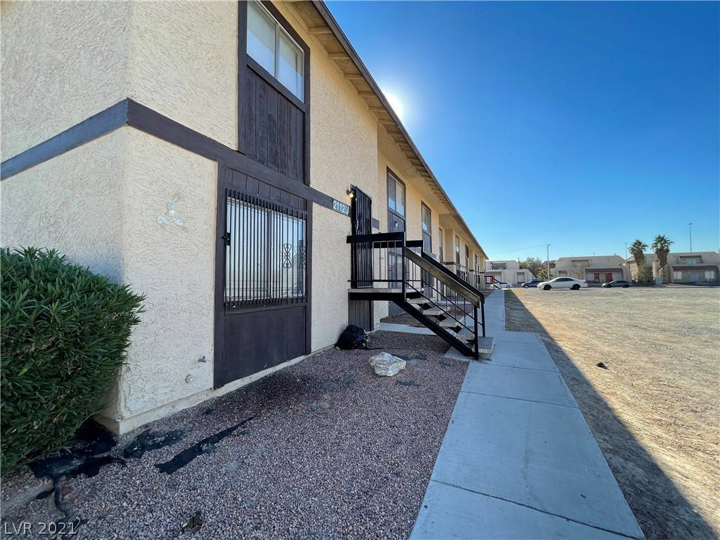 North Las Vegas, NV 89030,2112 Sun Avenue #J