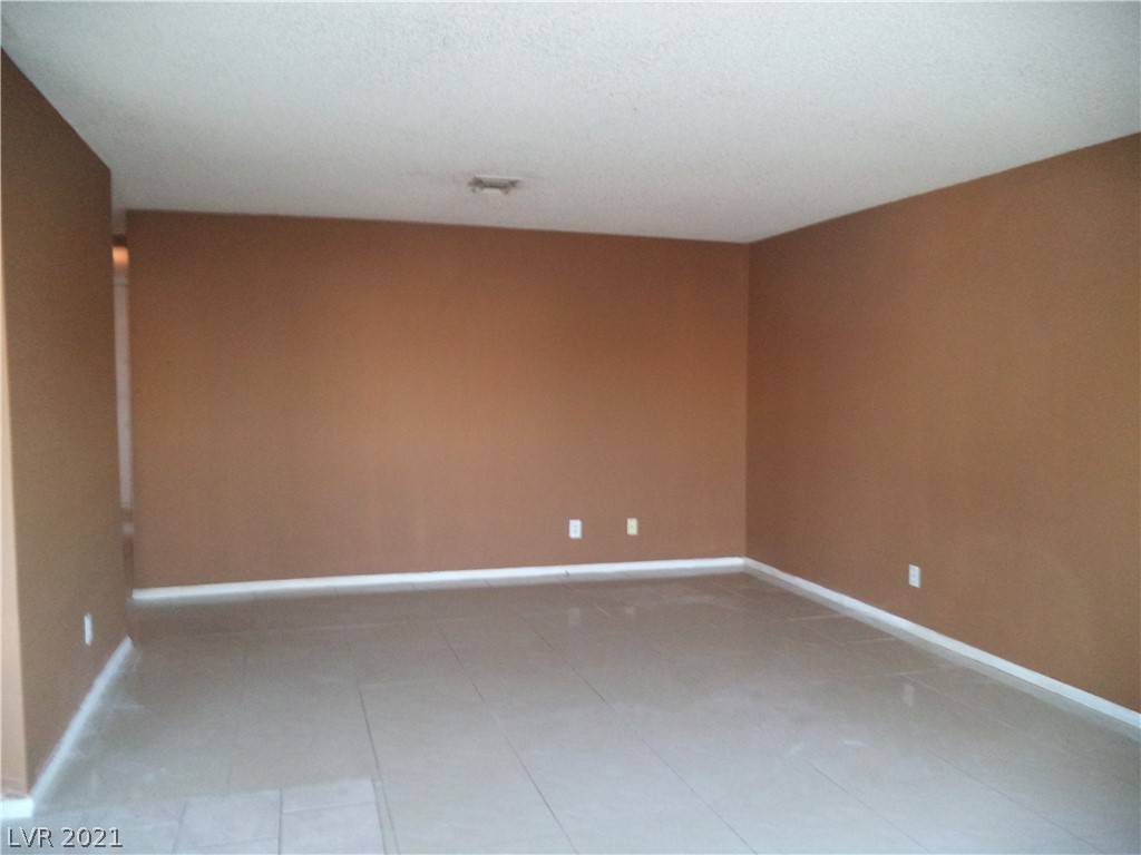 Las Vegas, NV 89115,3817 Clear Lake Court