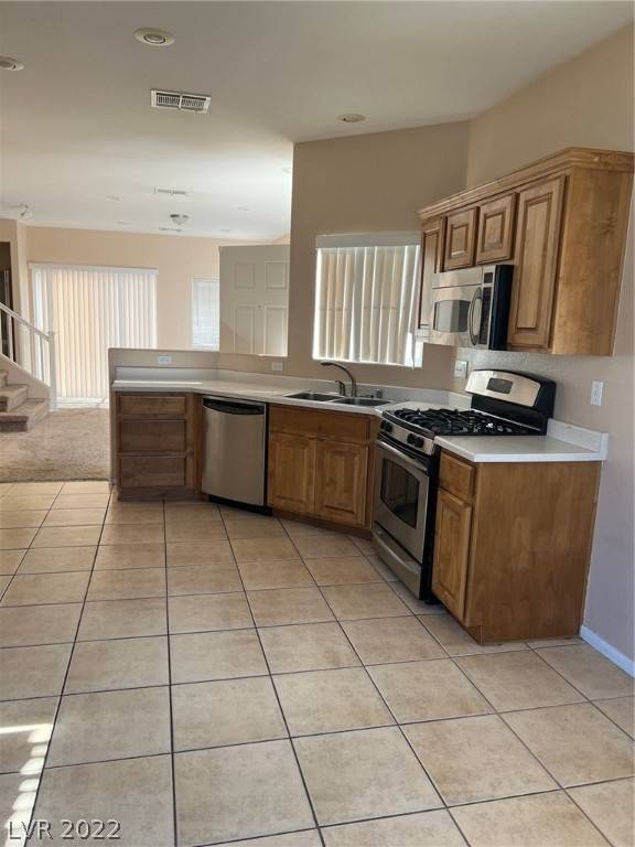 Las Vegas, NV 89148,9969 Concho River Avenue