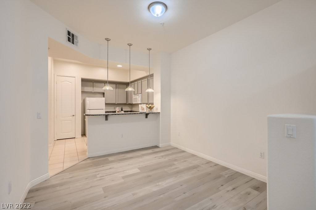 Las Vegas, NV 89123,38 E Serene Avenue #408