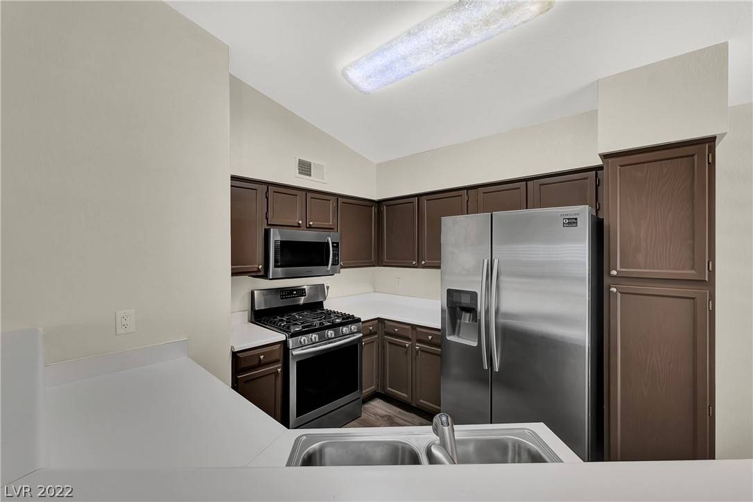 Las Vegas, NV 89103,5415 W Harmon Avenue #2027