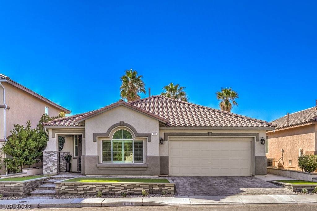 Las Vegas, NV 89117,8229 Azure Shores Court