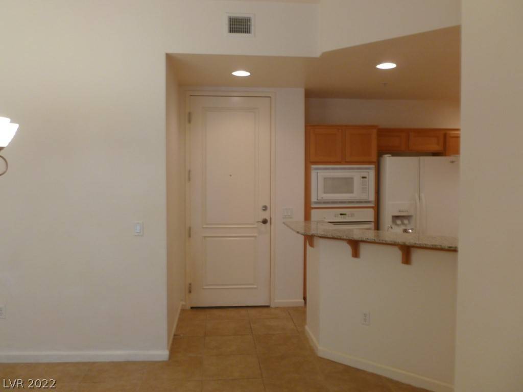 Las Vegas, NV 89123,31 E Agate Avenue #205