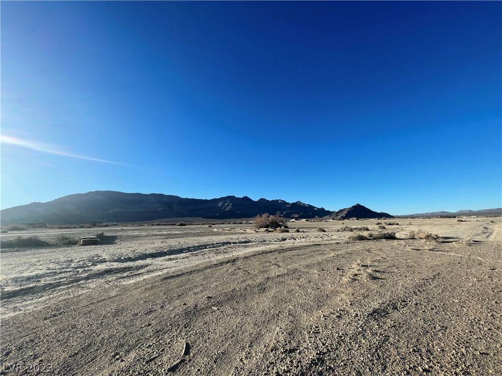 Pahrump, NV 89060,5701 Edleen Place