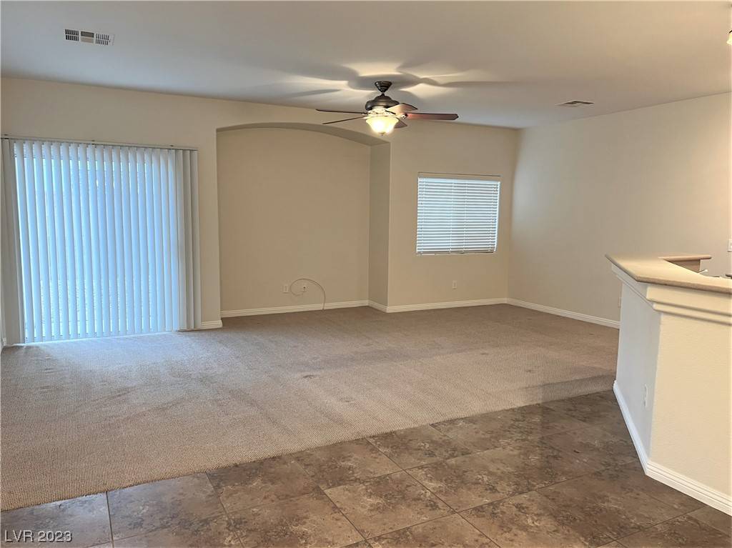 Las Vegas, NV 89183,2376 Yellowstone Creek Drive #103