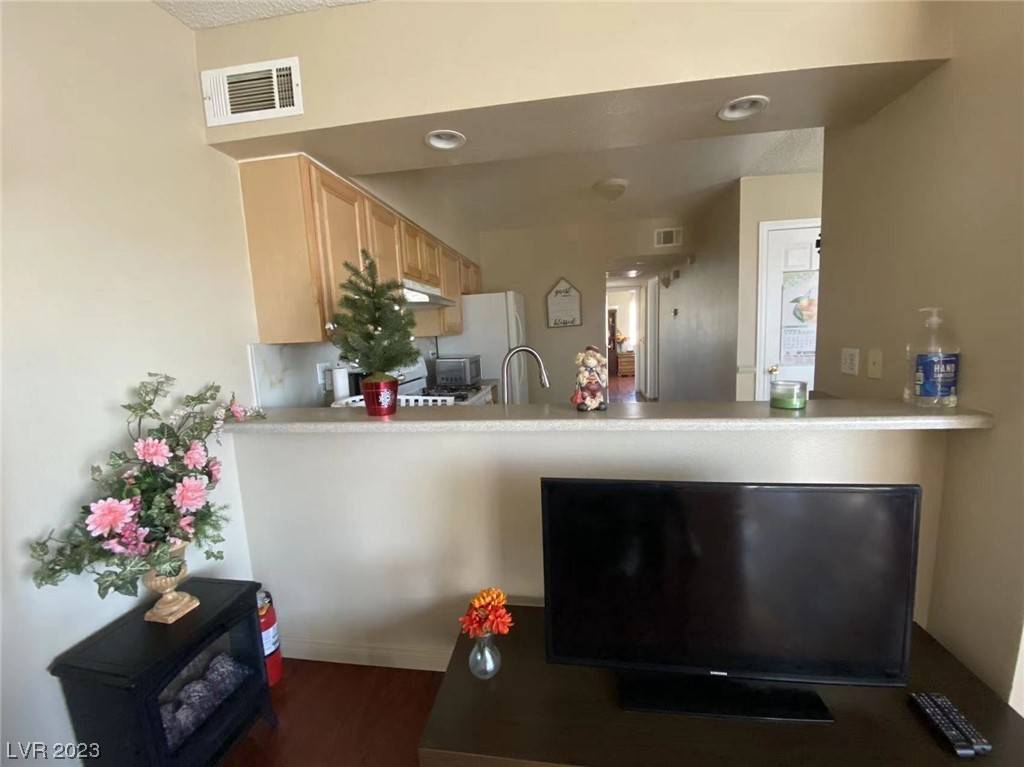 Las Vegas, NV 89102,4248 Tara Avenue #4