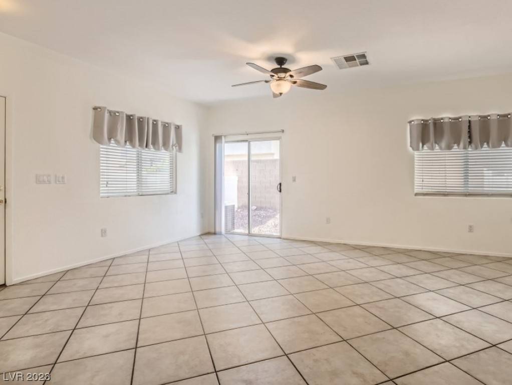 Las Vegas, NV 89178,8667 Roping Rodeo Avenue #103