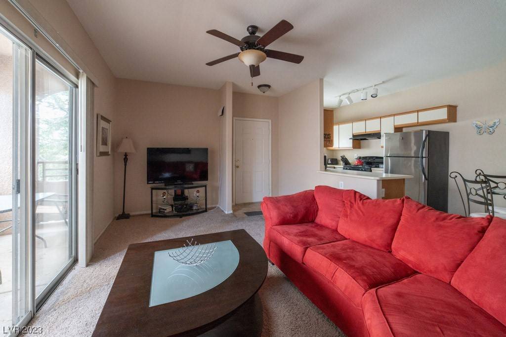 Las Vegas, NV 89122,5751 E Hacienda Avenue #213