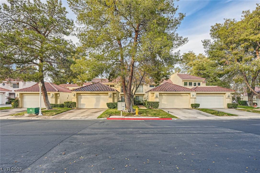 Las Vegas, NV 89113,6976 Emerald Springs Lane