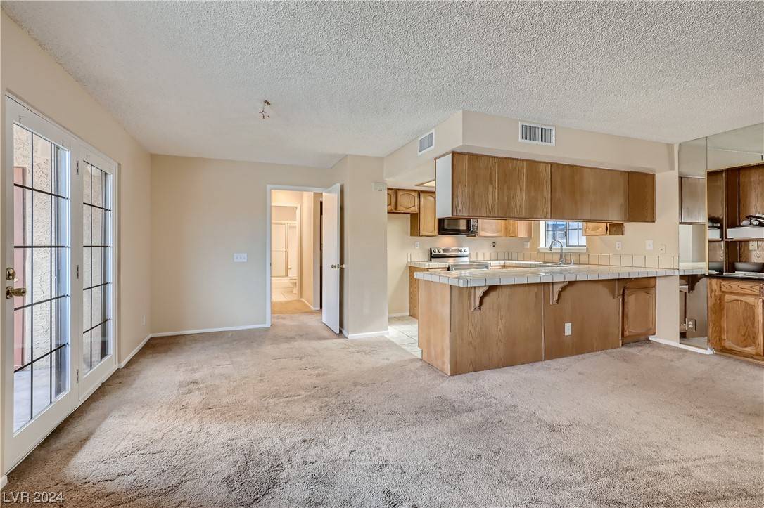 Las Vegas, NV 89103,4161 Gannet Circle #376