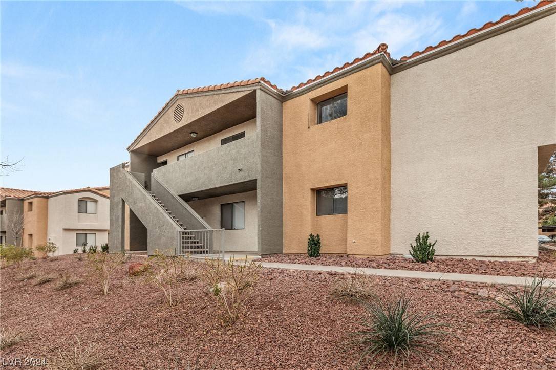 Las Vegas, NV 89128,3151 Soaring Gulls Drive #2052