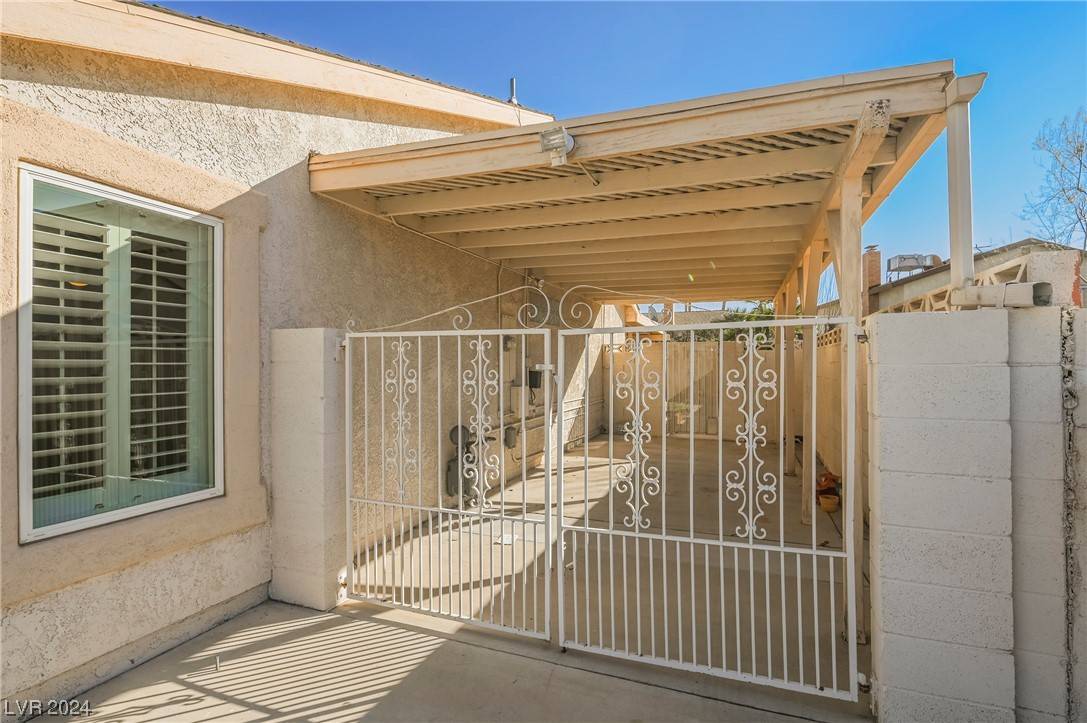 Las Vegas, NV 89103,4424 Clear Brook Place