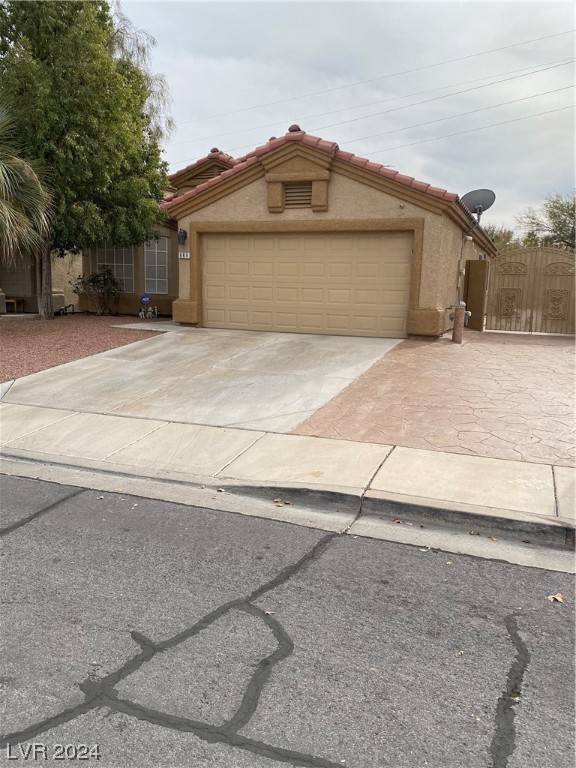 Henderson, NV 89015,989 Ridge Path Avenue