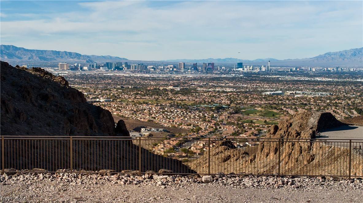 Henderson, NV 89012,32 High Knoll Court