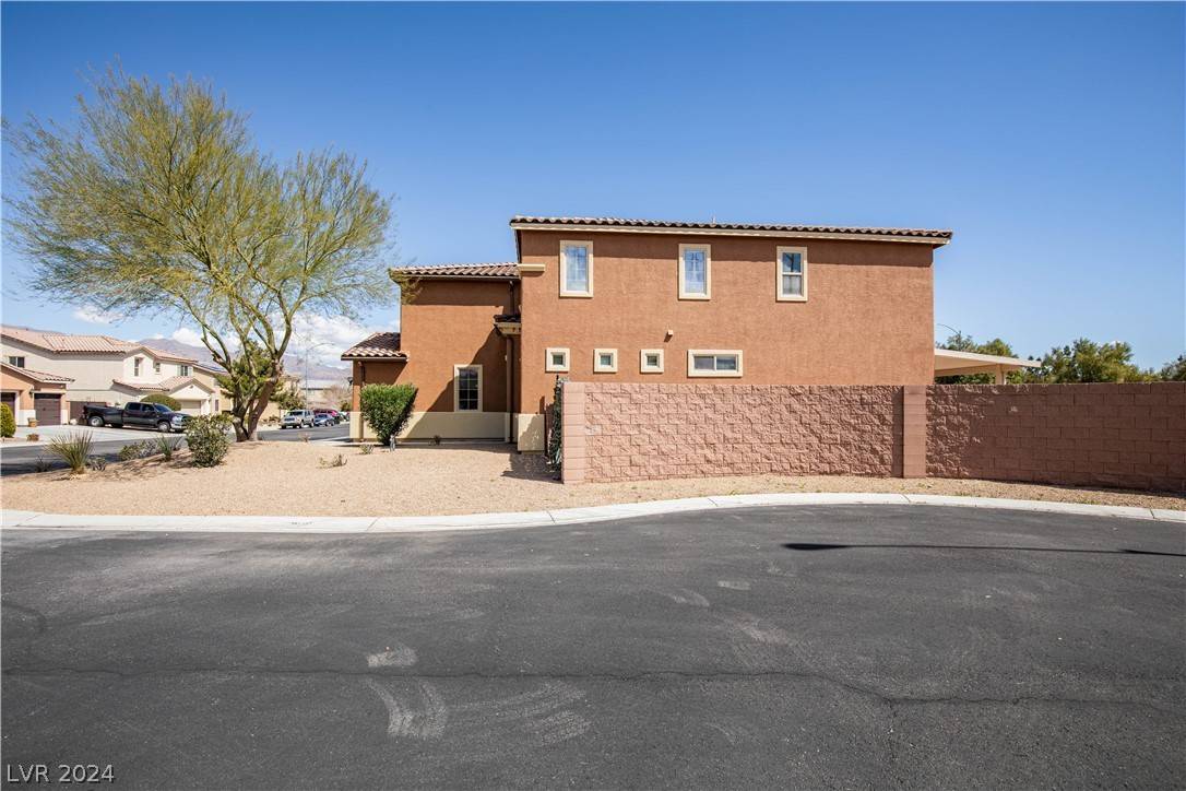 North Las Vegas, NV 89084,6620 Cliff Shore Court